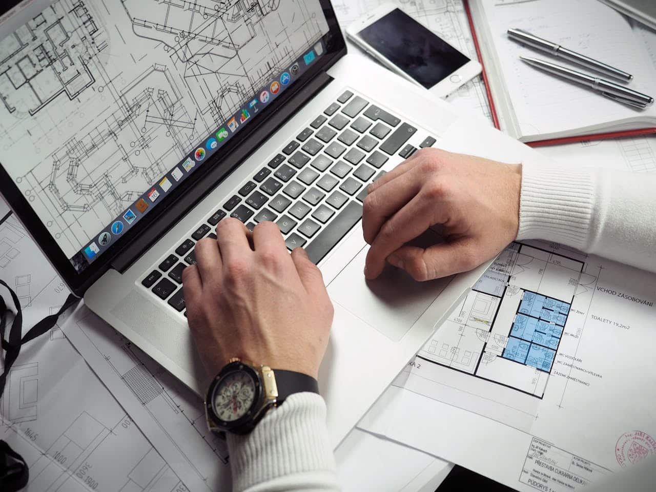 Del plano a la ejecución: el rol esencial del técnico superior en proyectos de edificación
